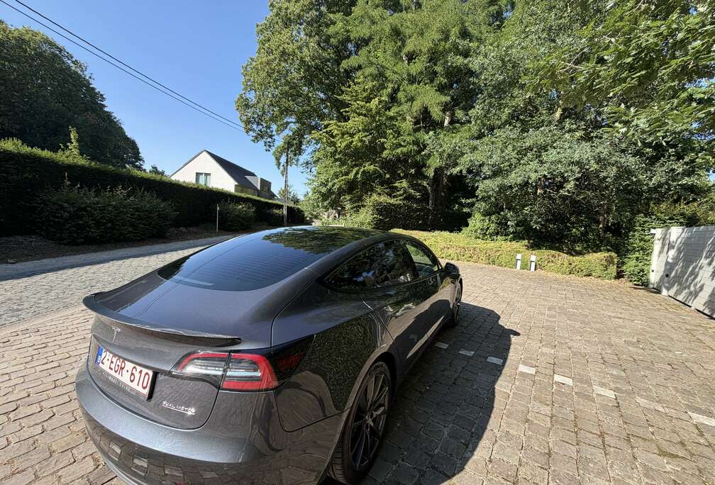 Tesla 78 kWh AWD Performance (377 kW)