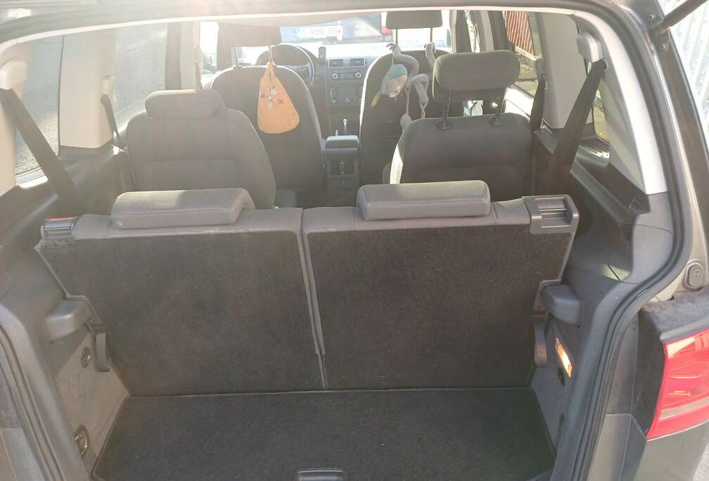 Volkswagen Touran 1.6 CR TDi Highline DSG