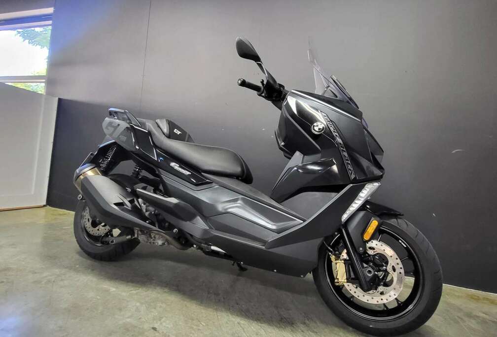 BMW A2 premium comfort scooter
