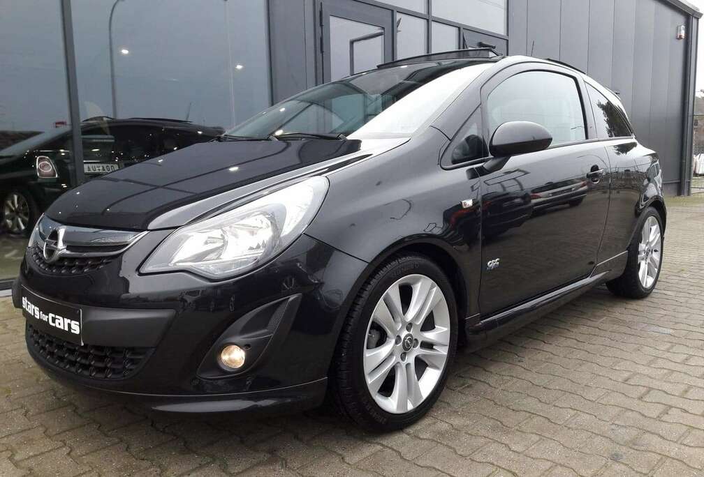 Opel 1.4i Black Edition - OPC Line + Schuifdak