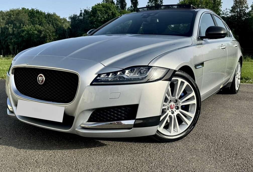 Jaguar 2.0 D/ Toit Ouvrant/ Meridan Soundsytem/ Full Led