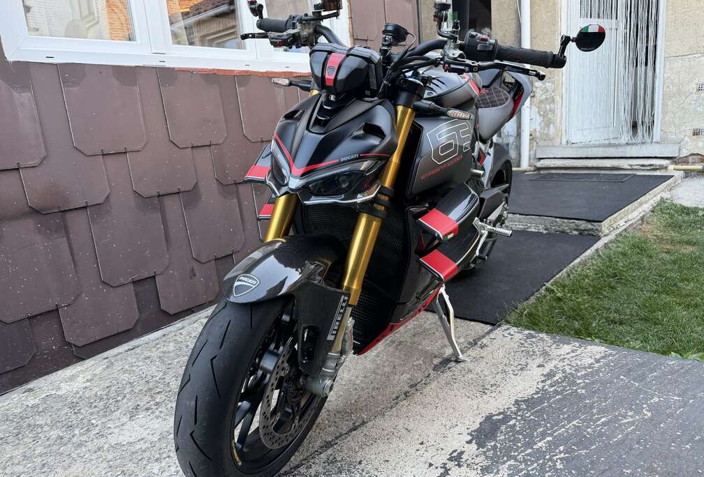 V4 S