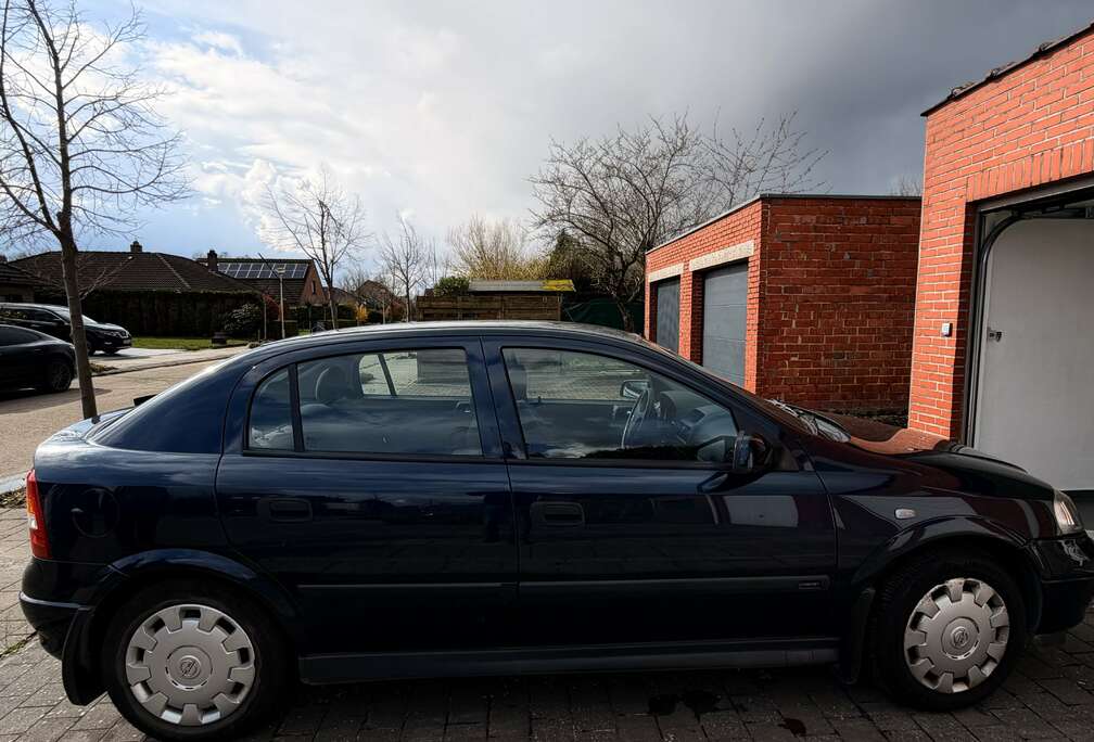 Opel 1.6i SZR 8v Comfort
