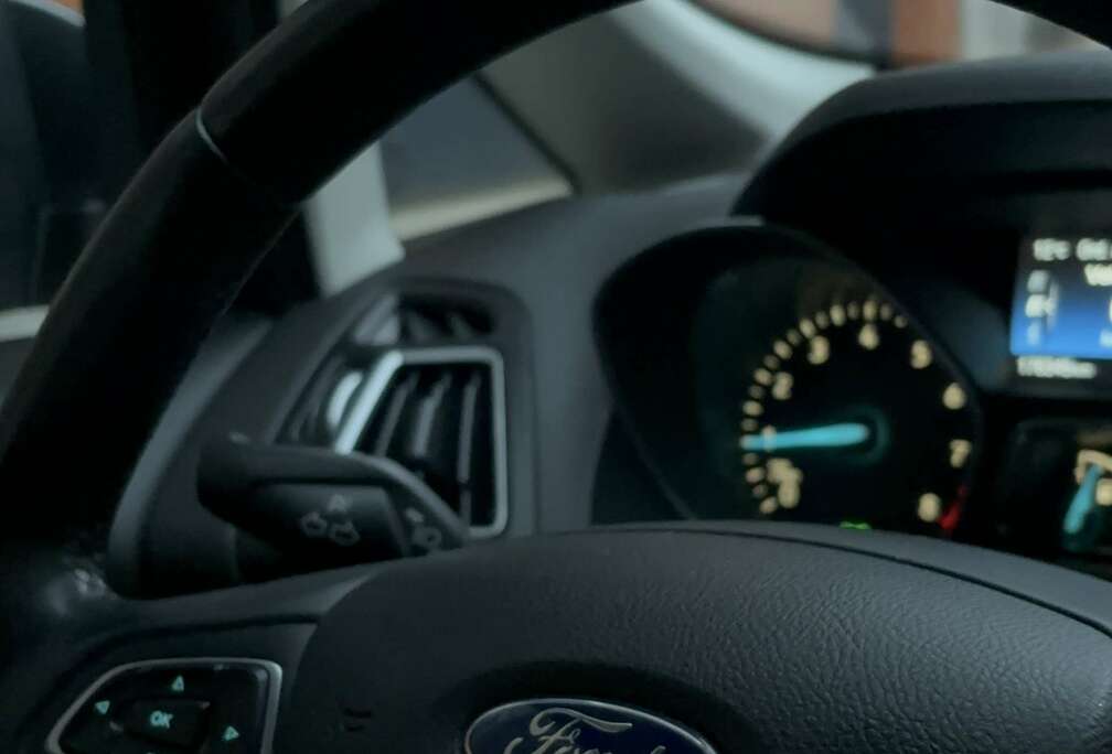 Ford 1.0 Ecoboost Auto-S&S Titanium 125