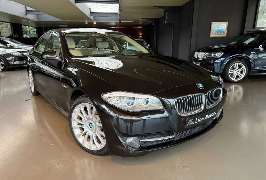 BMW dA BERLINE DIVIDUAL KLEUR EN VELGEN* 1STE EIGENAAR