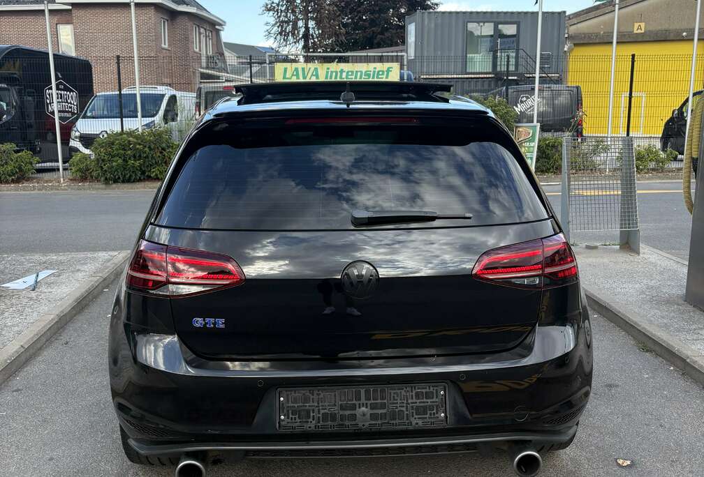 Volkswagen Volkswagen Golf 7 GTE 2015 – DSG – Pano –