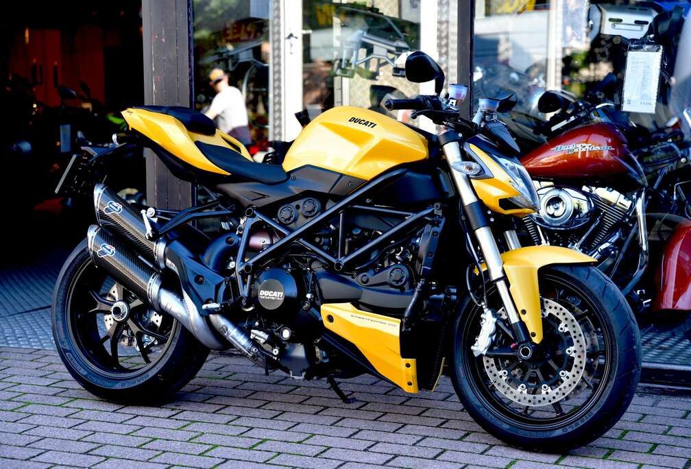 848 ***MOTO VERTE***