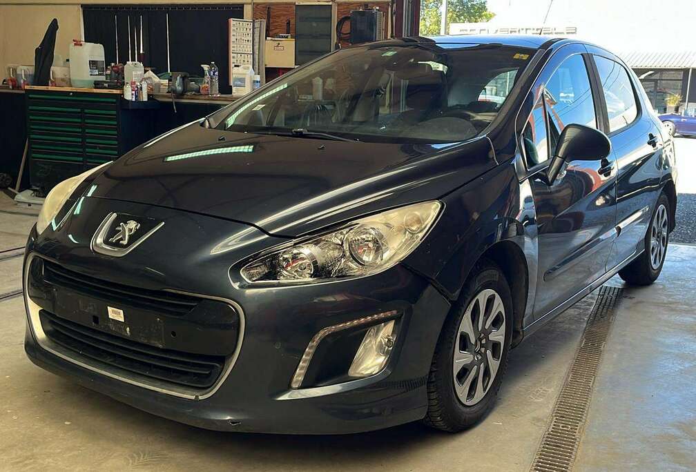 Peugeot 308 1.6 e-HDi Access STT