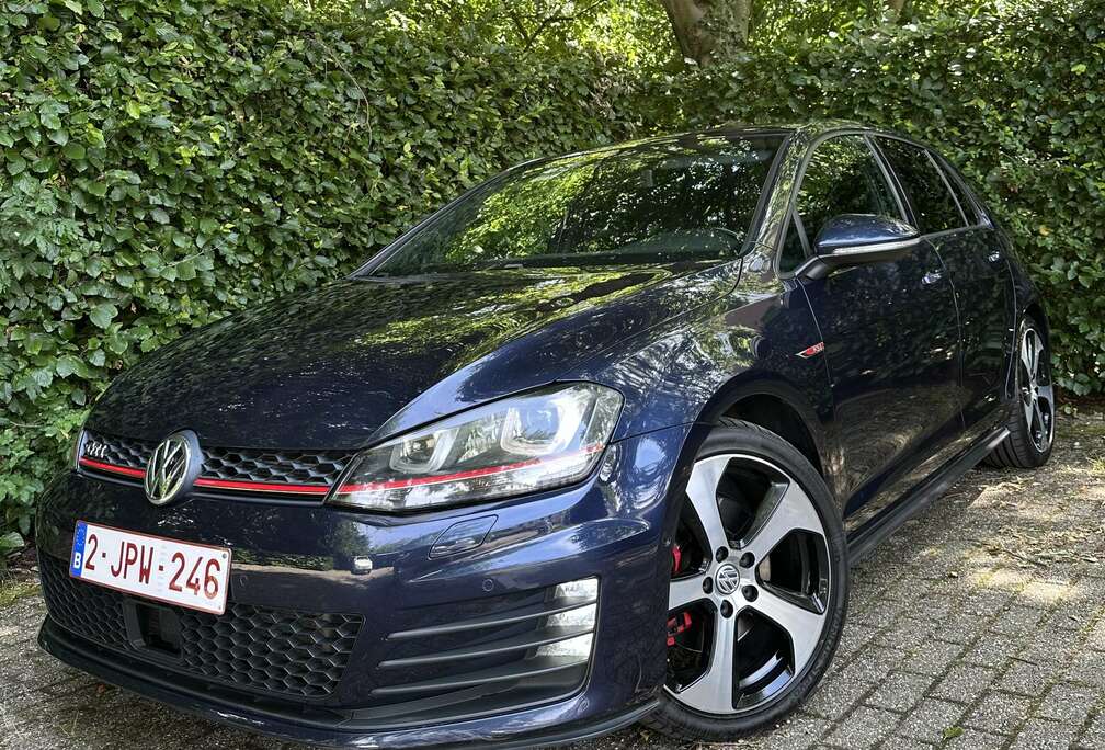 Volkswagen Golf 7 GTI - Carplay - keyless - Alcantara