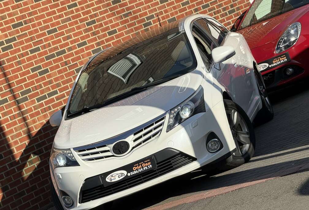 Toyota // FULL OPTION / ÉTAT NEUF /