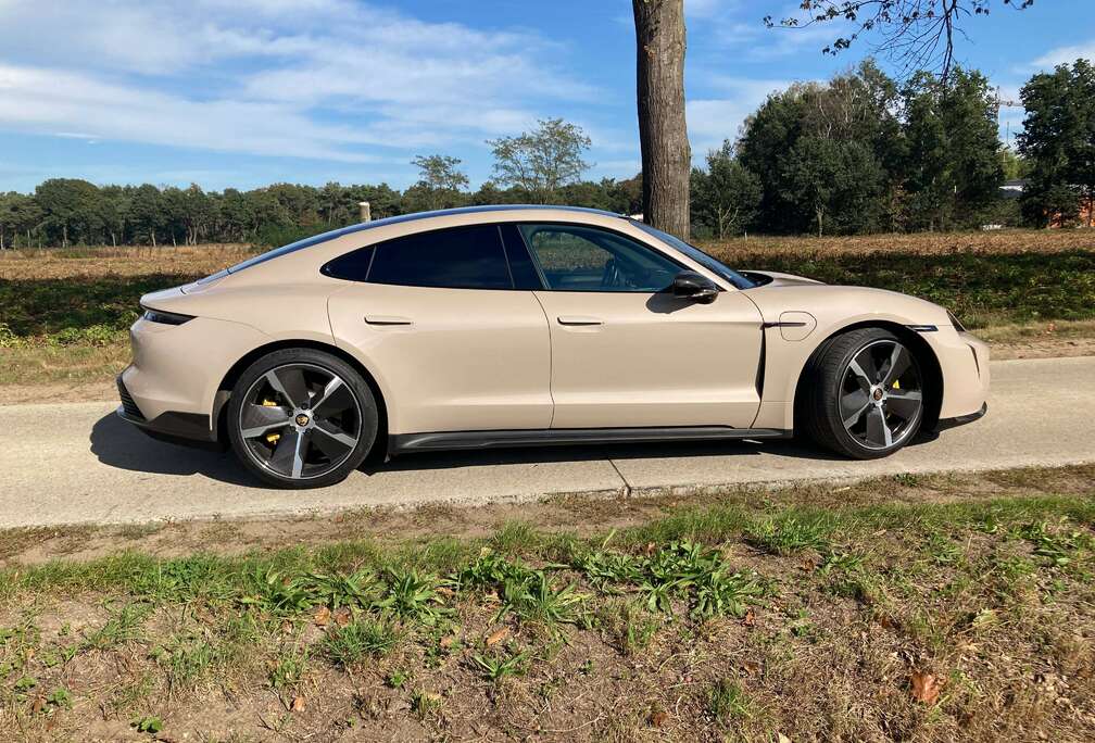 Porsche 4S, 93.4 kWh, 571 PK, PB+ batt, Carbon Sport