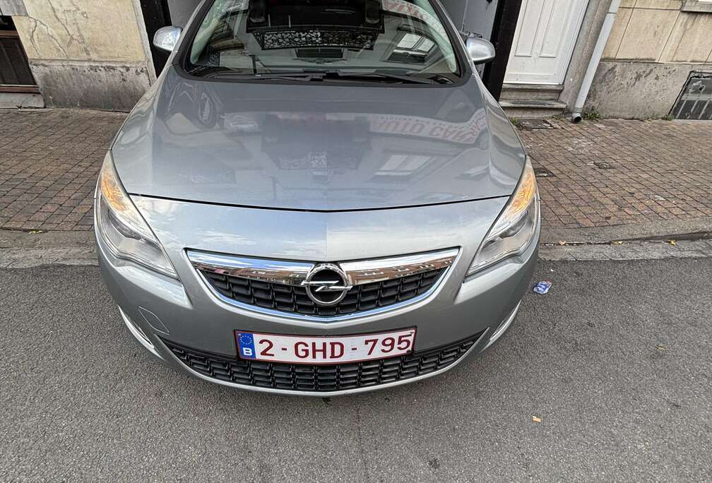 Opel 1.6i Cosmo