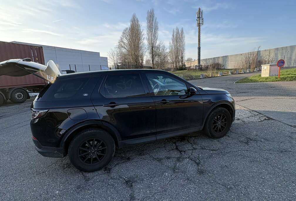 Land Rover D150 FWD R-Dynamic S