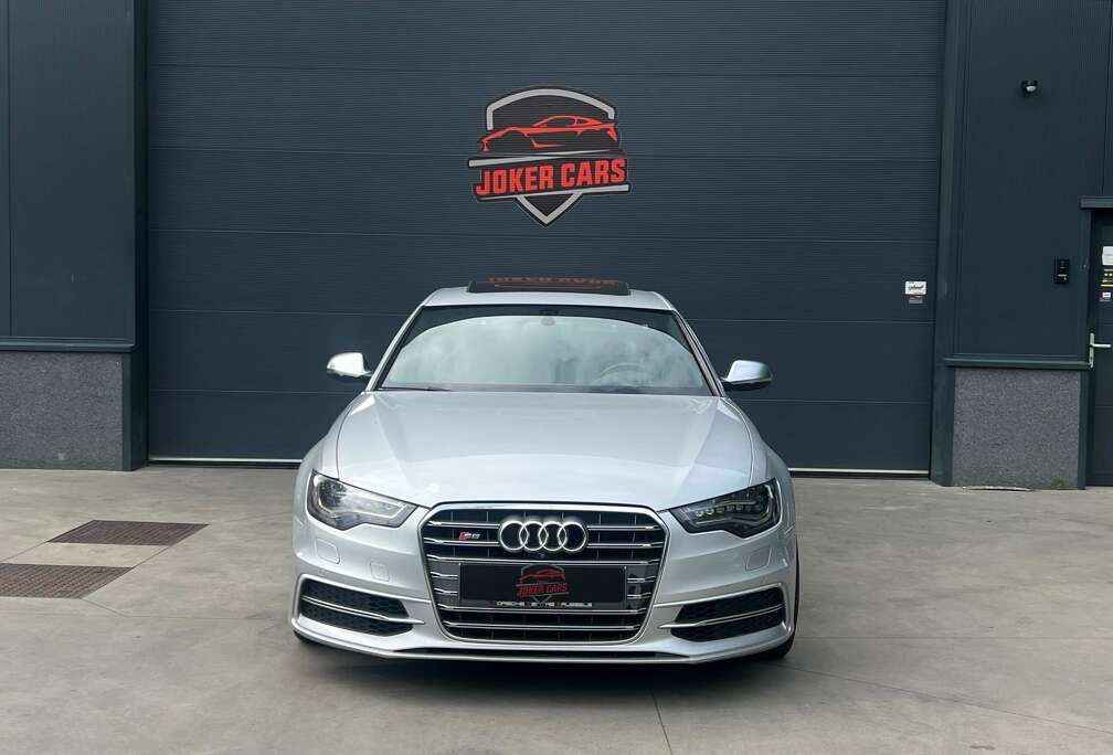 Audi 4.0 TFSI V8 Quattro Bose