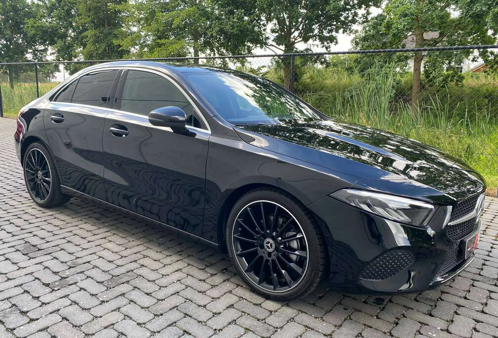 Mercedes-Benz 7G Mild Hybr. SPORT & LUXURY 19\