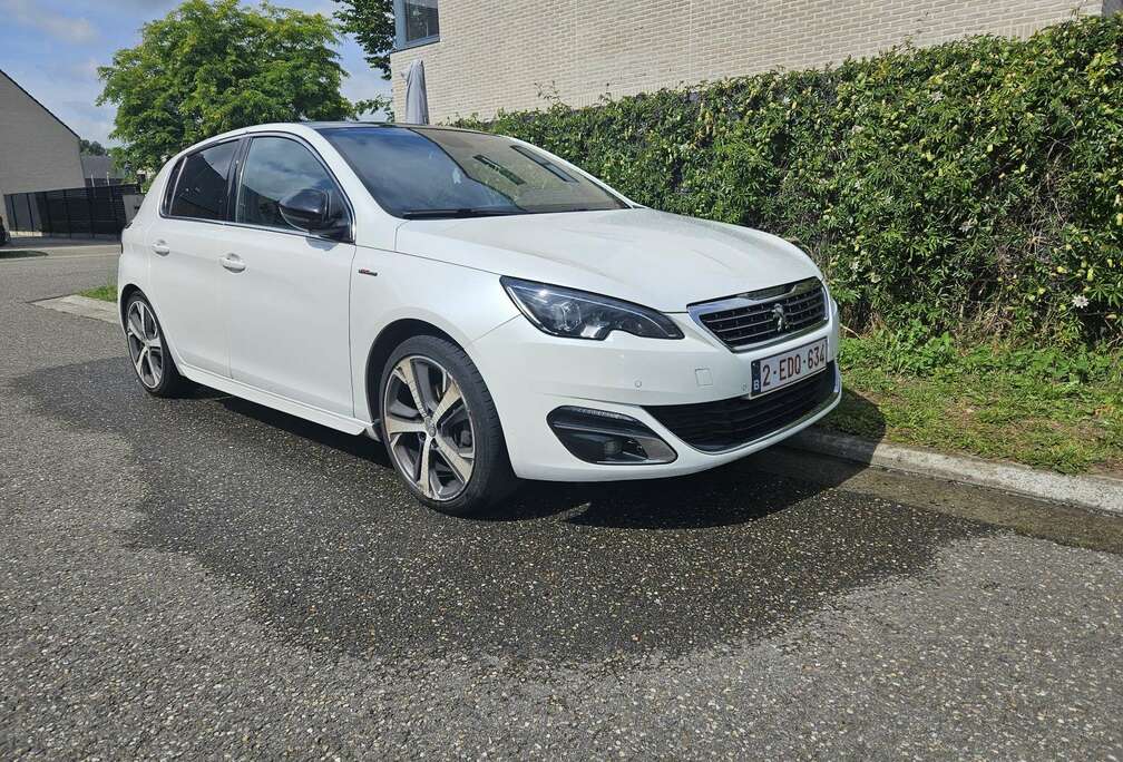 Peugeot 1.2 PureTech GT Line