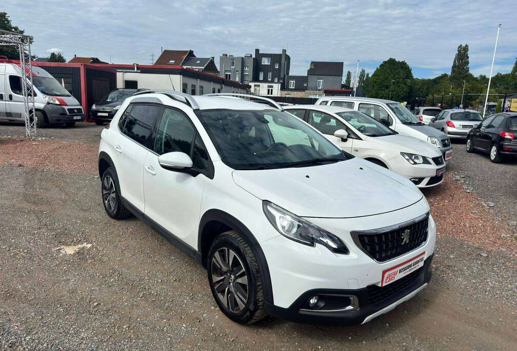 Peugeot 2008 1.2i GT Line *CAPTEURS*GPS*JANTES*AIRCO