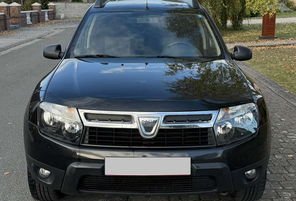 Dacia 1.6i 4x2 Laureate