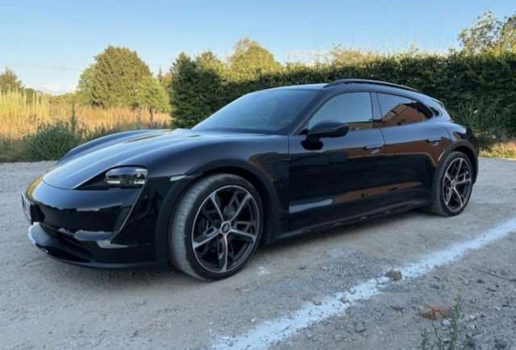 Porsche Taycan 4 Cross Turismo