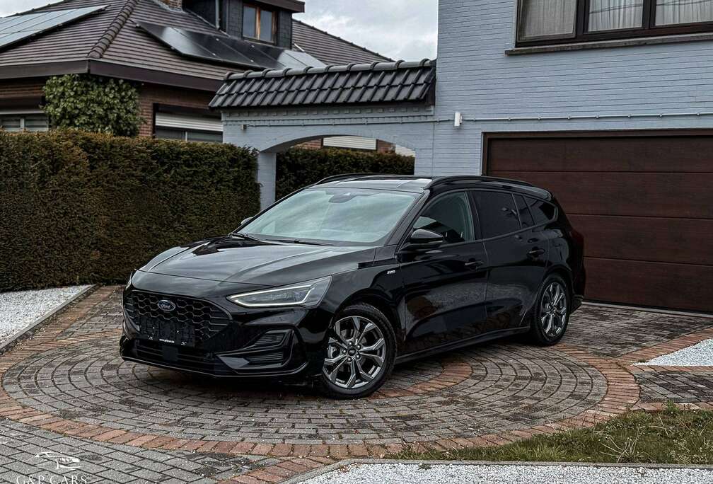 Ford Focus Turnier ST-Line 155PK Automaat  Matrix LED  ACC  Camera  Keyless  CarPlay  Winter Pack