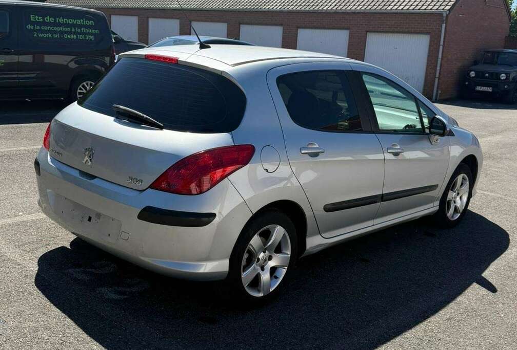 Peugeot 1.4i Confort Pack
