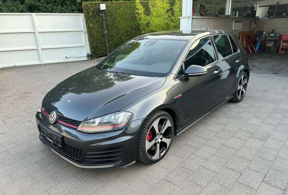 Volkswagen Golf 2.0 CR TDi DSG