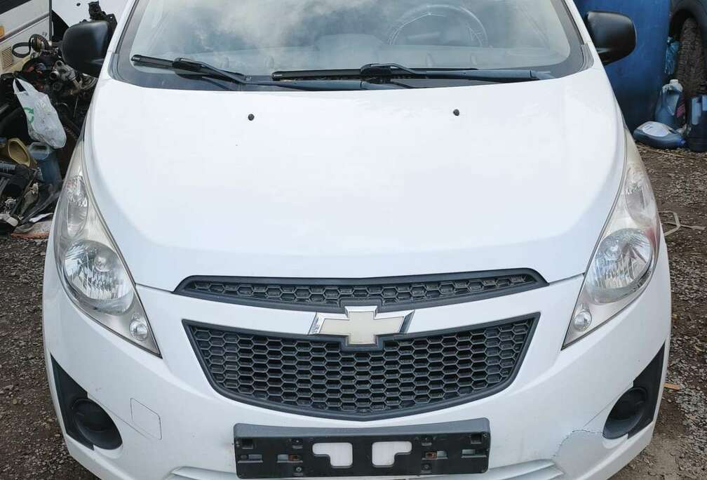 Chevrolet 1.0i LS