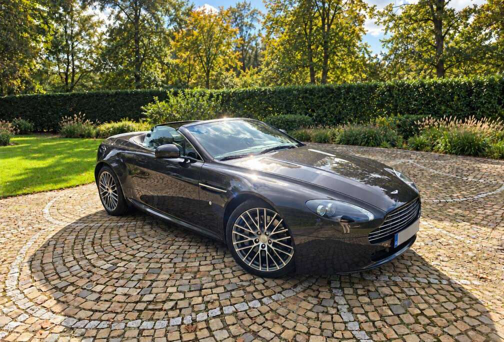 Aston Martin V8 Vantage Roadster