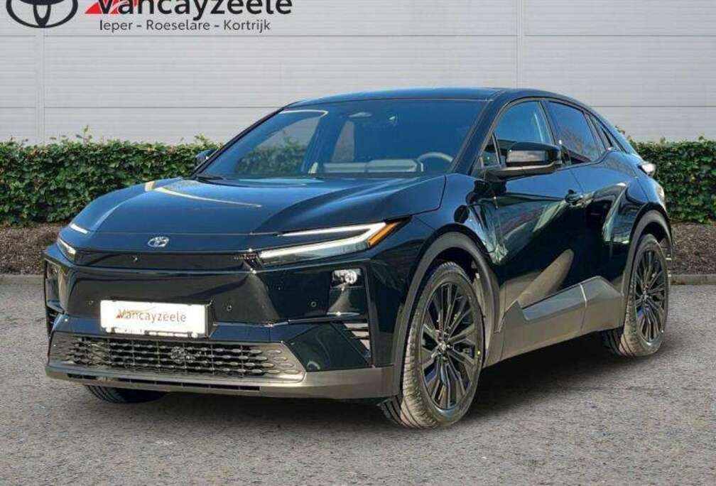 Toyota Plus+Style Shadow Edition+360cam+gps+sens V+A