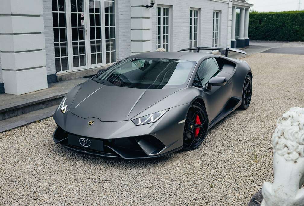 Lamborghini Performante /Grigio Titans/ Lift system/ Forged Carbon/ Camera