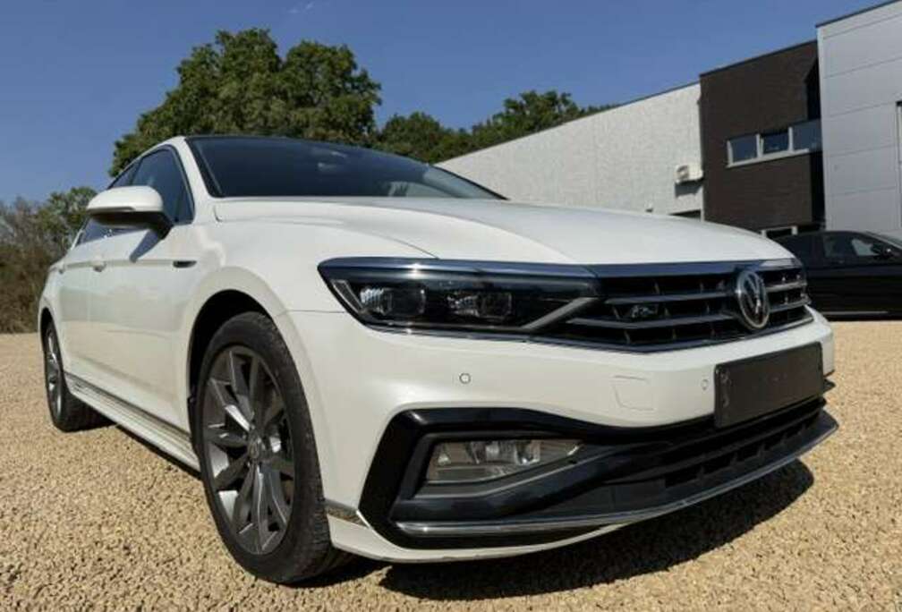 Volkswagen Passat 1.6 TDi SCR Elegance DSG R-LINE