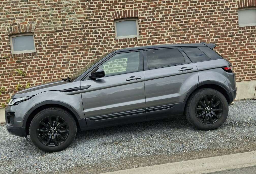 Land Rover D150 FWD R-Dynamic S