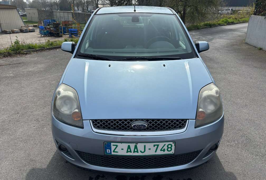 Ford Fiesta 1.4 Turbo TDCi Prête à Immatriculer
