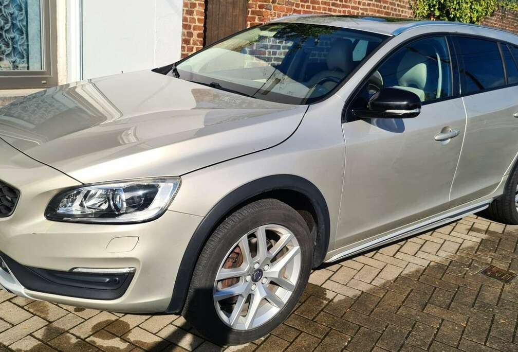 Volvo V60 Cross Country 2.0 D3