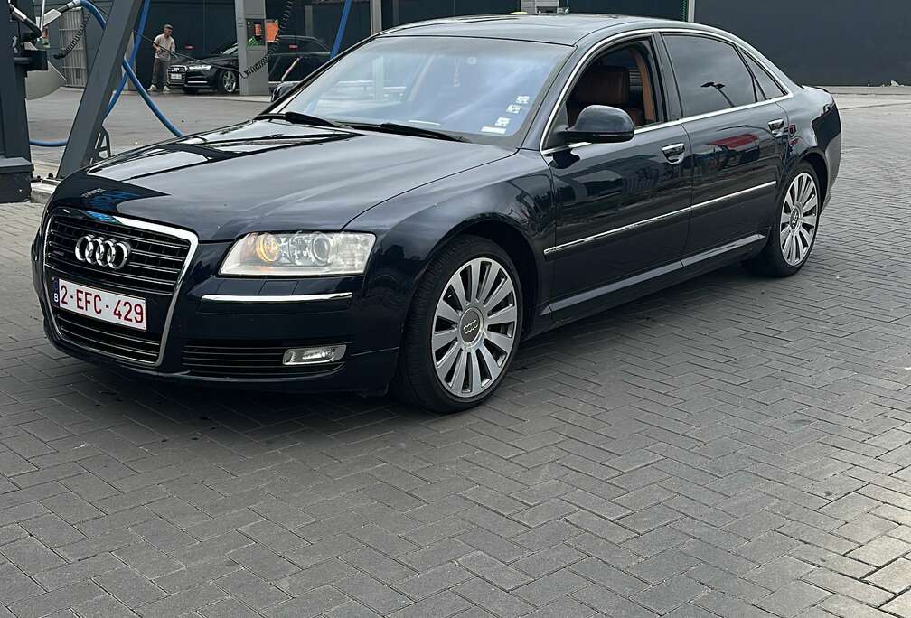 Audi A8 Long 4.2i V8 40v FSI Quattro Tiptronic