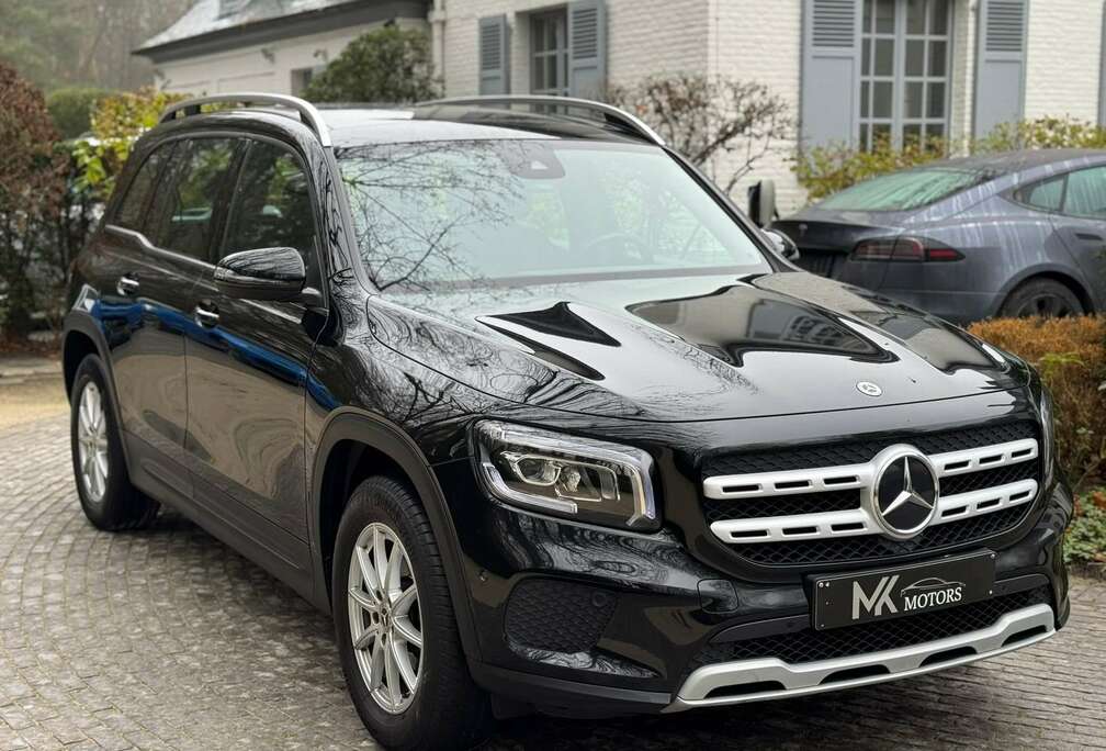 Mercedes-Benz d/ Panodak/ Virtual cockpit/Camera/ LED