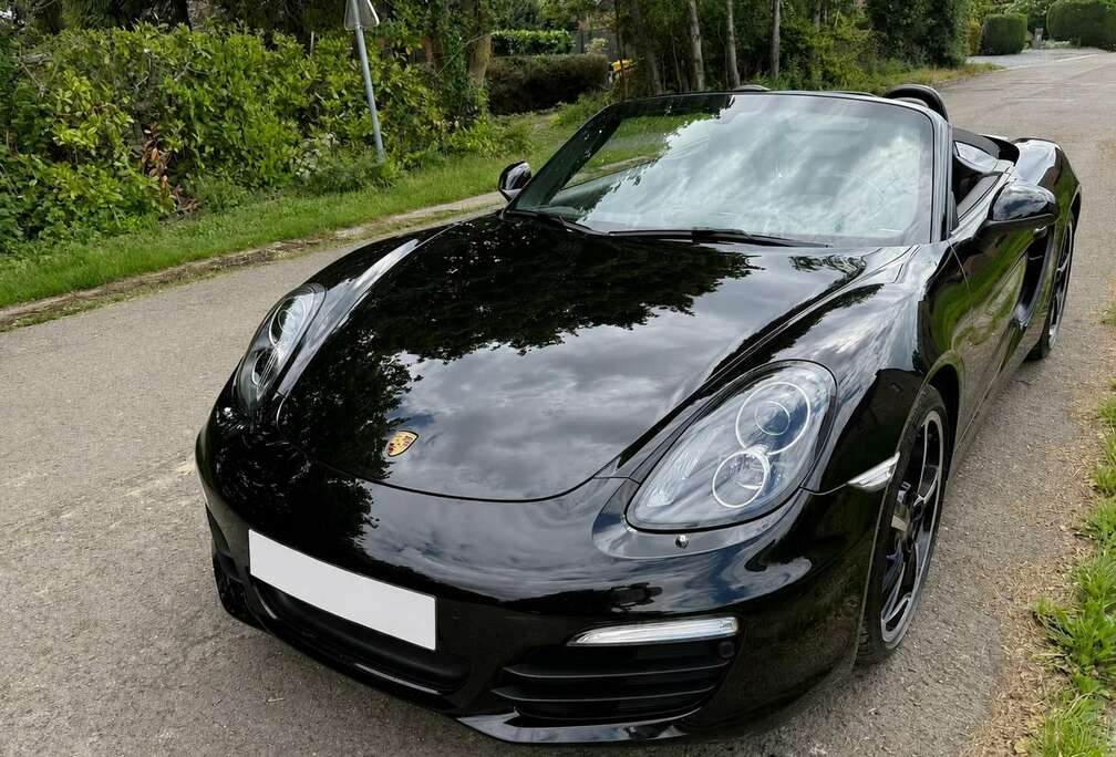 Porsche 2.7i Black Edition