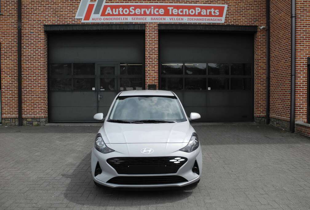 Hyundai i10 1.2i * comfort * airco * navigatie * pdc * camera * garantie