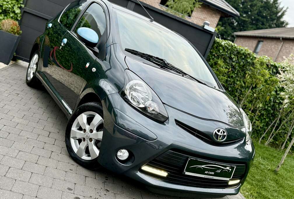 Toyota 1.0i * 33.000 KM * FULL AIRCO * ÉDITION LIMITÉE