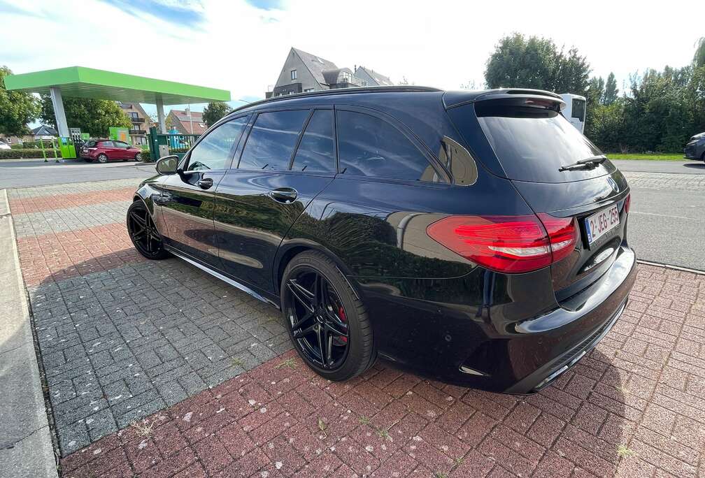 Mercedes-Benz C 63 AMG