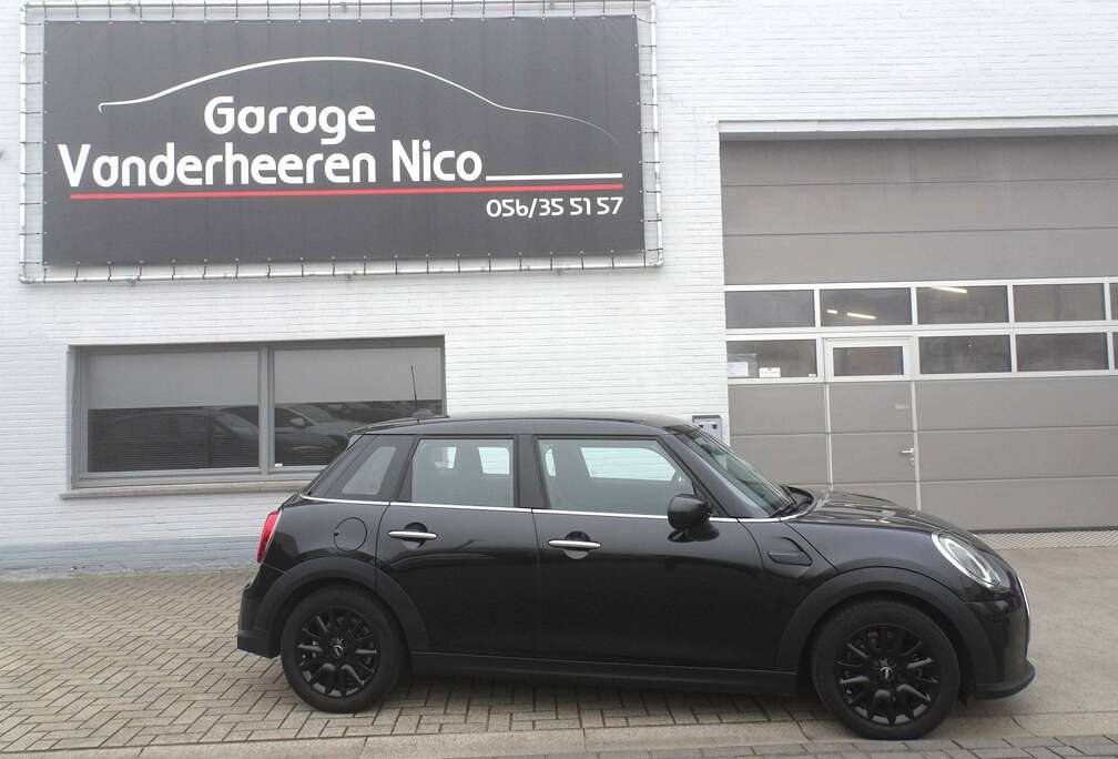 MINI 1.5iA 5d. Cooper CARPLAY,FULL LED,SPORTZETELS,UNION JACK,CRUISE,NAVI,PDC,DAB,ALU 16\