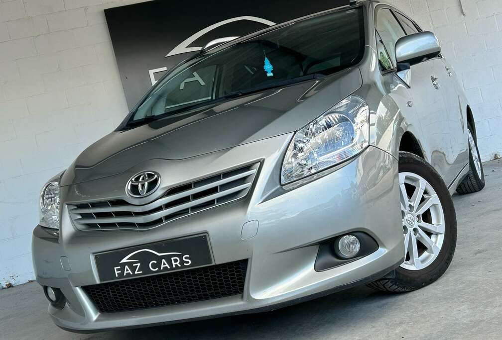 Toyota 2.0 D-4D * 1ER PROP + GPS + CLIM + CAMERA *