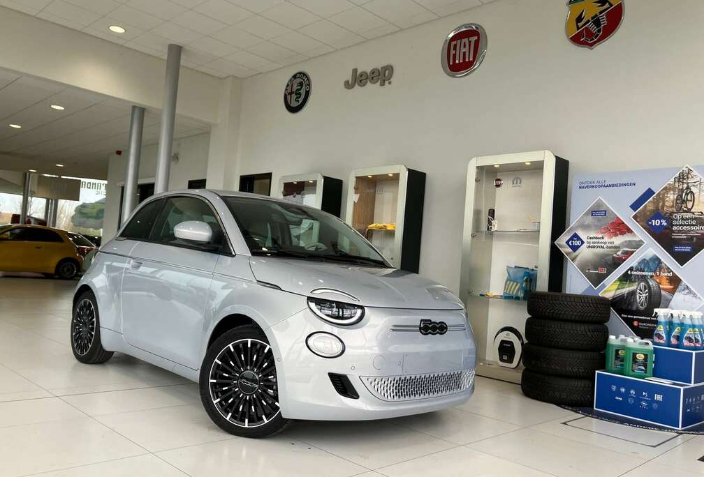 Fiat ELEKTRISCH 118 PK AUTOMAAT  LA PRIMA LUXE VERSIE  FIAT GARANTIE