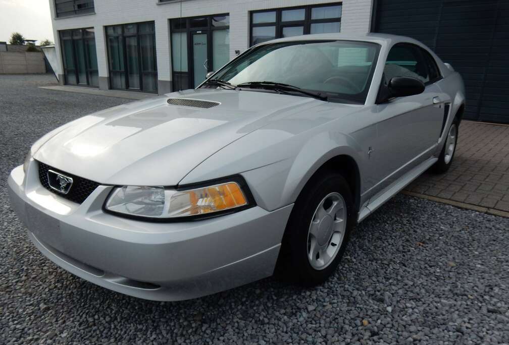 Ford 3.8i V6   1° eigenaar met 60.000km !!