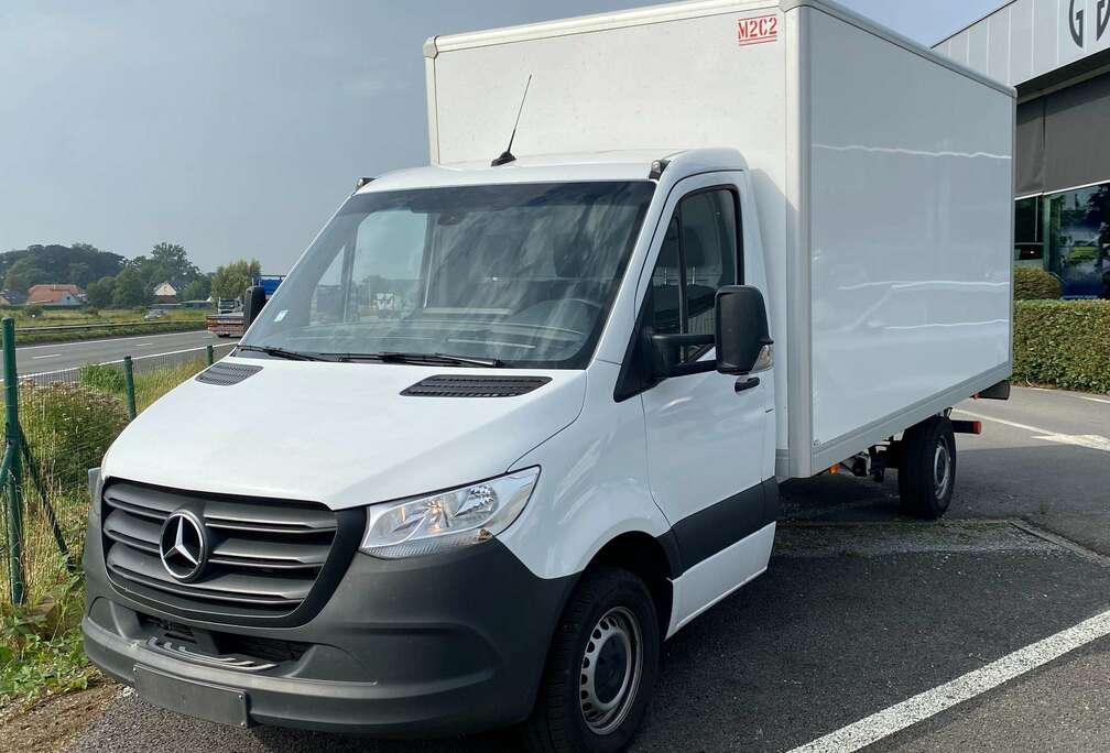 Mercedes-Benz 315 CDI + kast + laadbrug