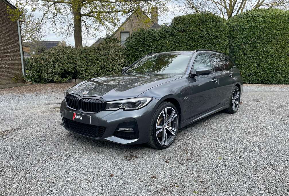 BMW E Touring xDrive Aut. M Sport/ Pano/ PDC+ Cam/ ACC/Laserlights/ LED/ Crplay/ Zetelverwrming/CC/ Laneassist/Keyless/...