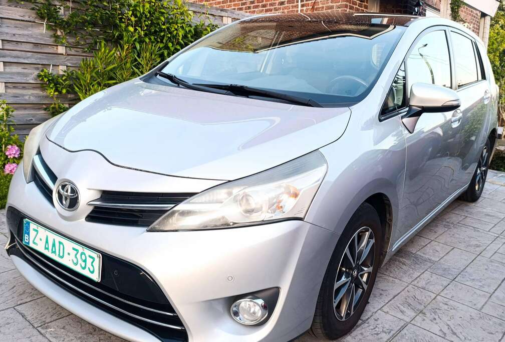 Toyota Verso 2.0 D-4D Premium 5pl. Voiture Belge CTokCarpass