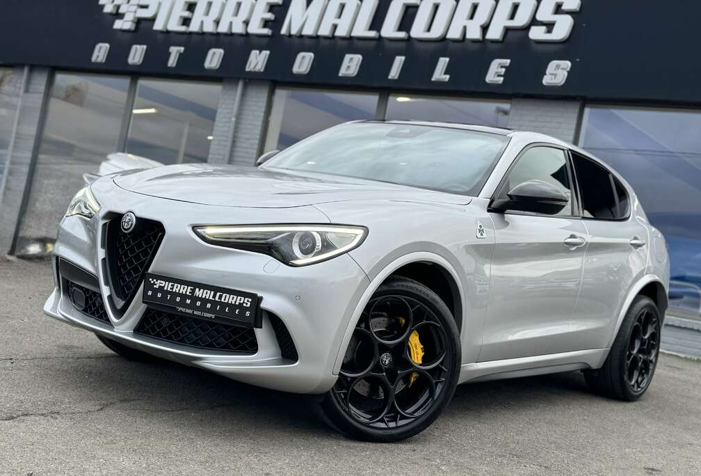 Alfa Romeo 2.9 T Q4 Quadrifoglio / NAV / CARPLAY / PANO / ACC
