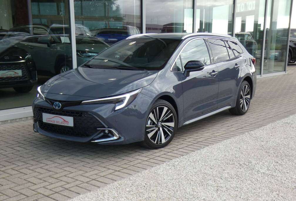 Toyota 1.8 Hybrid 140pk STYLE+TECH PACK+WINTER PACK +Dodehoek +Elektrische koffer +Stuurwielverwarming +Zetelverwarming