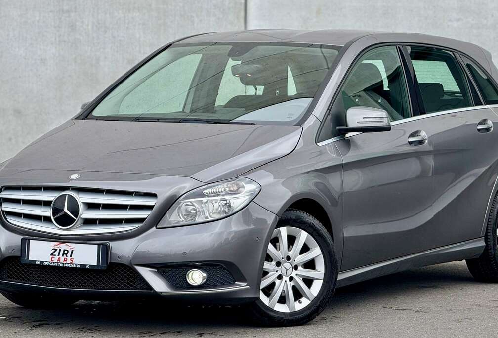 Mercedes-Benz B 180
